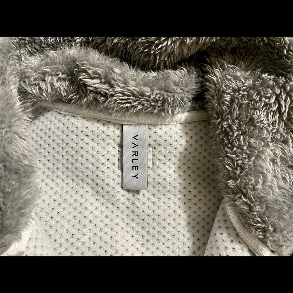 NWOT Varley Duray Sherpa Pullover Grey Small - Picture 8 of 13
